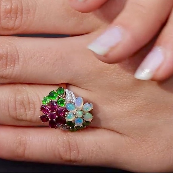 Ethiopian Welo Opal and Chrome Diopside Ring in Rose Gold - Picture 13 of 13